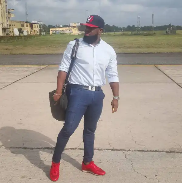 Timaya shares stylish photo, says no recession in his corner